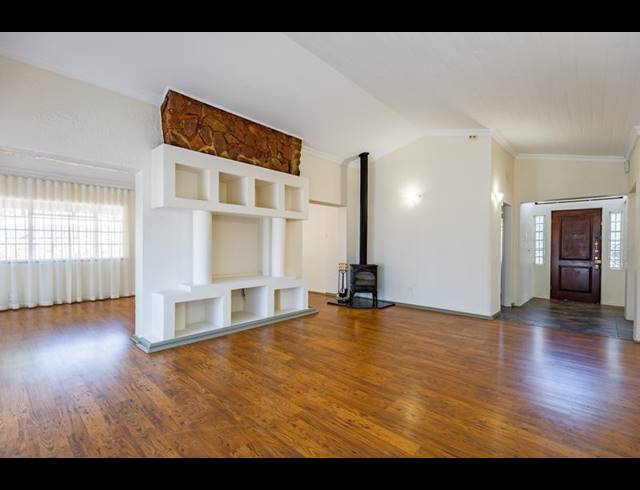 4 BEDROOM HOUSE FOR SALE IN HAZELWOOD